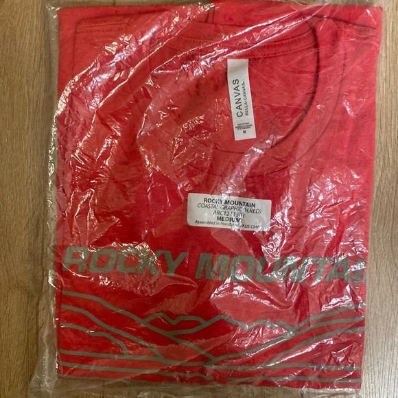 NWOT. Rocky Mountain bike t-shirt - Picture 6 of 6